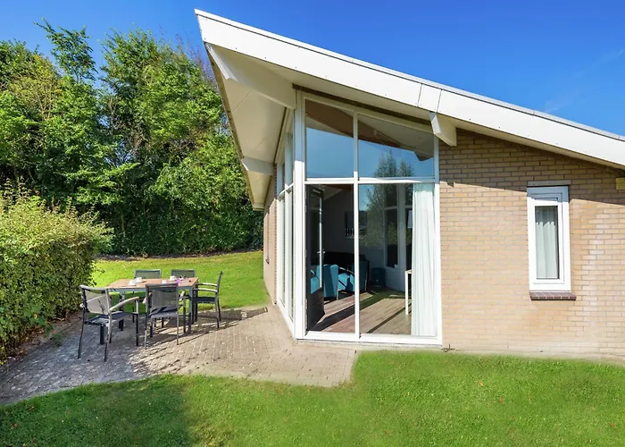 Restyled Bungalow With Dishwasher, Near Cosy Domburg